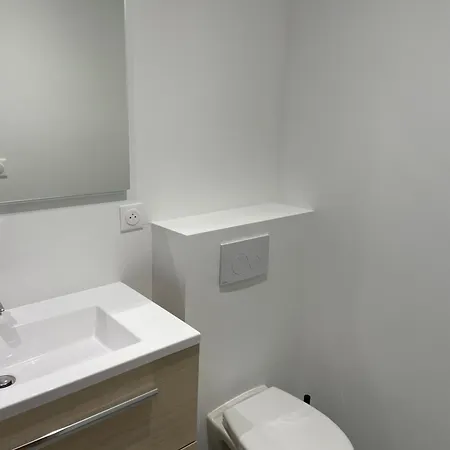 Avec Wc Et Sdb Prives Dans Grande Maison A Cote Du Campus Artem - Thermal Et Parc Des Expos Habitación en casa particular *