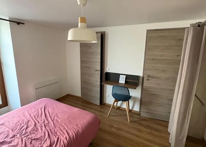 Avec Wc Et Sdb Prives Dans Grande Maison A Cote Du Campus Artem - Thermal Et Parc Des Expos