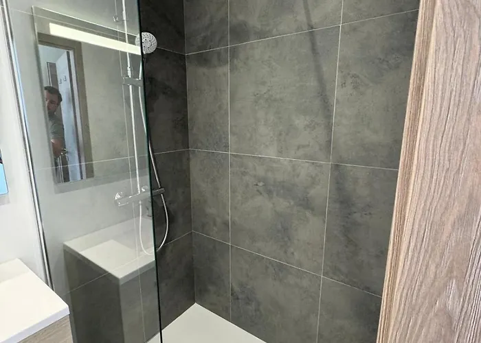 Avec Wc Et Sdb Prives Dans Grande Maison A Cote Du Campus Artem - Thermal Et Parc Des Expos 民宿 *